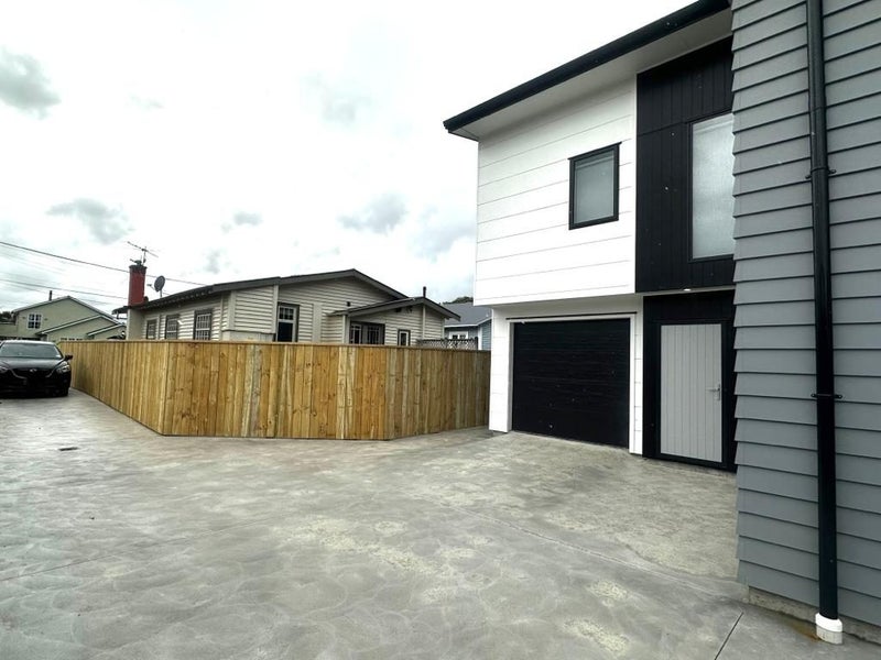 18A North Street, Petone, Lower Hutt - Carousel 25