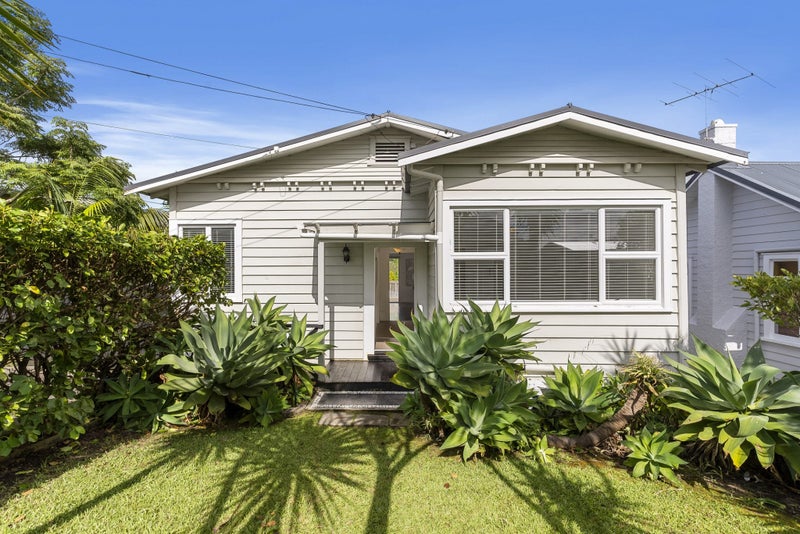 60 School Road, Morningside, Auckland - Carousel 1