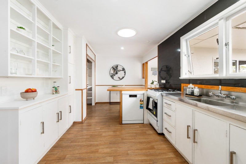 15 Kettle Avenue, Awapuni, Palmerston North - Carousel 2