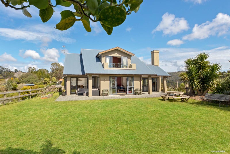 56 Christian Road, Swanson, Auckland - Carousel 1