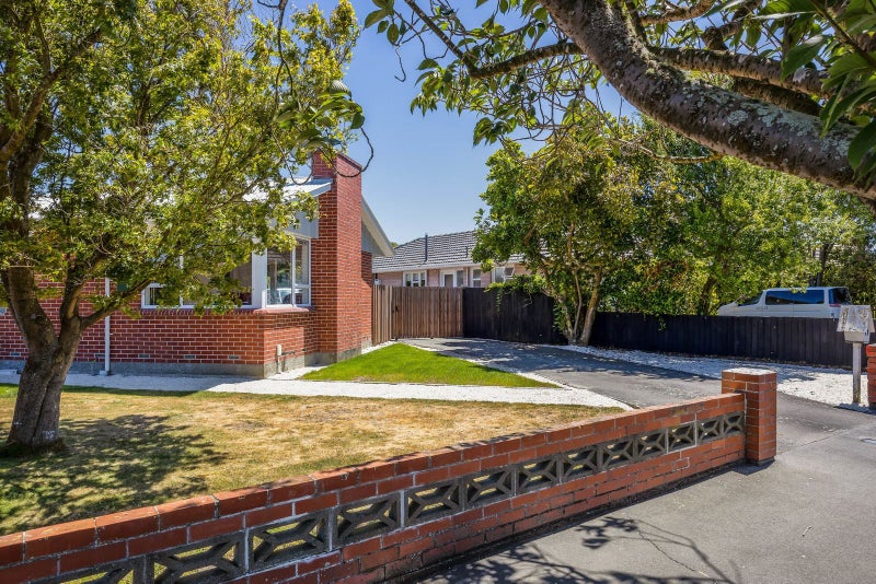 19 Martbern Crescent, Bishopdale, Christchurch - Carousel 1