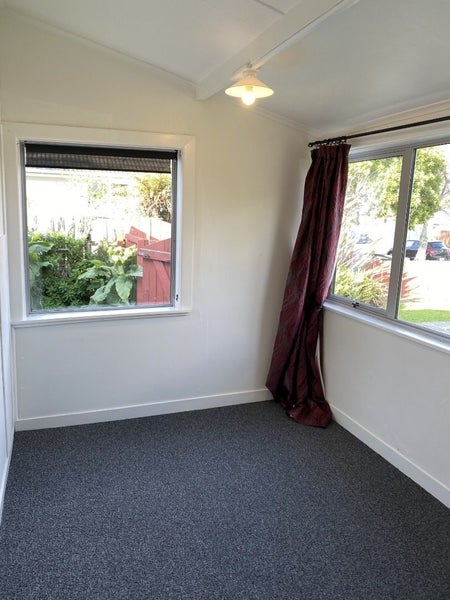 2 Maxwell Place, Maraenui, Napier - Carousel 2