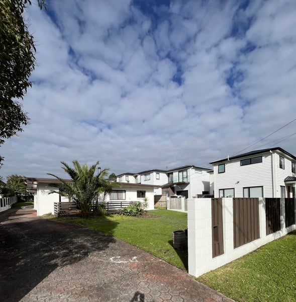 62 Bay Street, Red Beach, Red Beach - Carousel 2