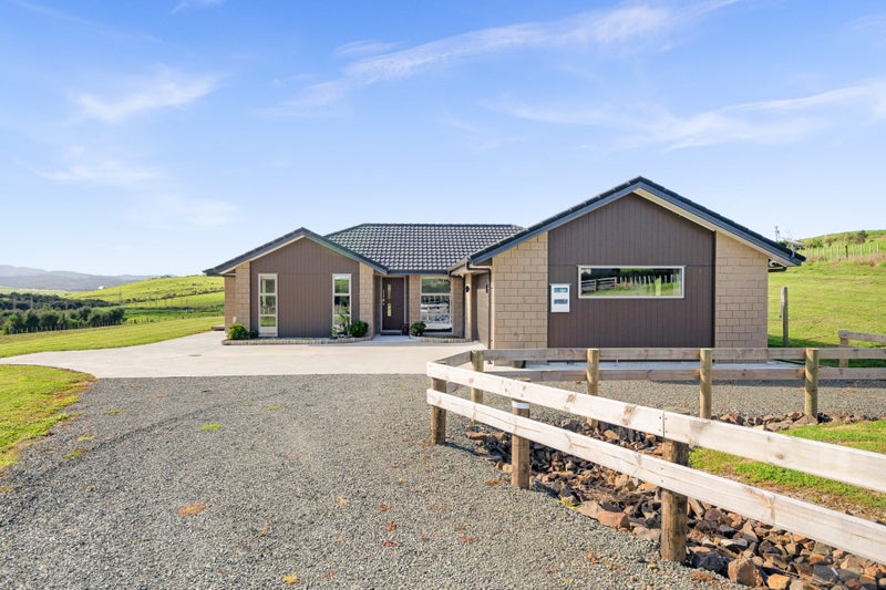 6 Hayes Lane, Hakaru, Kaiwaka - Carousel 1