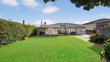 32 Miller Street, Point Chevalier, Auckland - Carousel 1