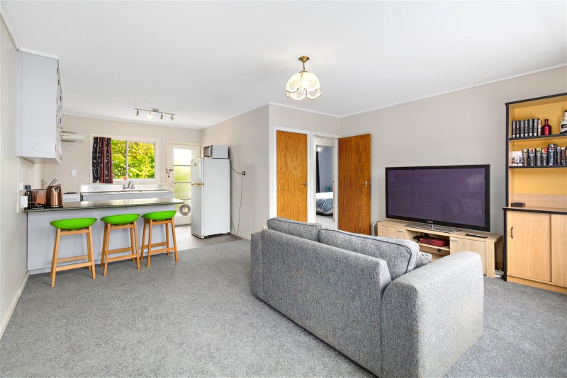 4/12A Oxford Street, Tawa, Wellington - Carousel 2