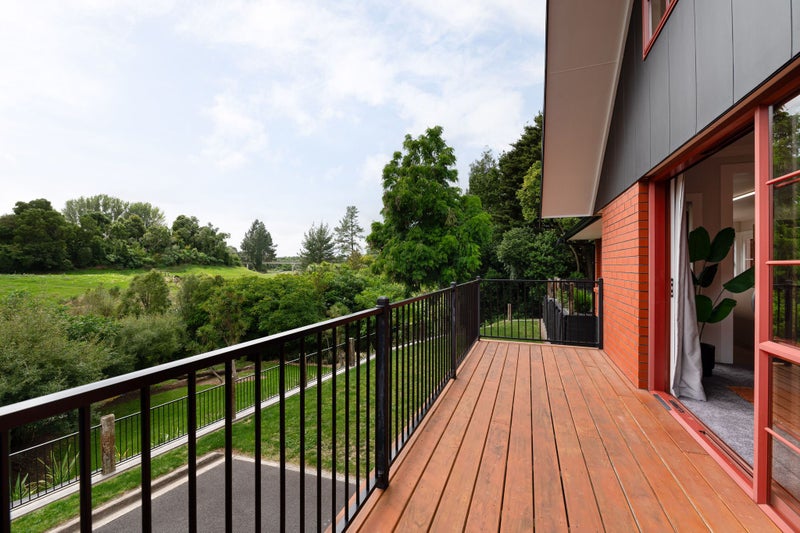 8 Tauhara Drive, Queenwood, Hamilton - Carousel 2