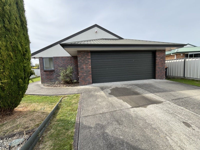 8 Lancewood Lane, Roslyn, Palmerston North - Carousel 1