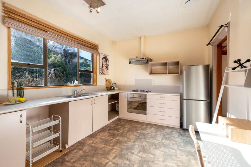 130 Oakwood Avenue, Balaclava, Dunedin - Carousel 2