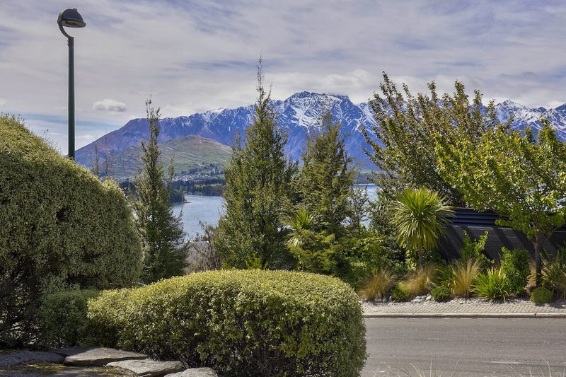 12 Aspen Grove, Fernhill, Queenstown - Carousel 10