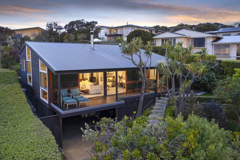 318 Cannon Hill Crescent, Mount Pleasant, Christchurch - Carousel 1