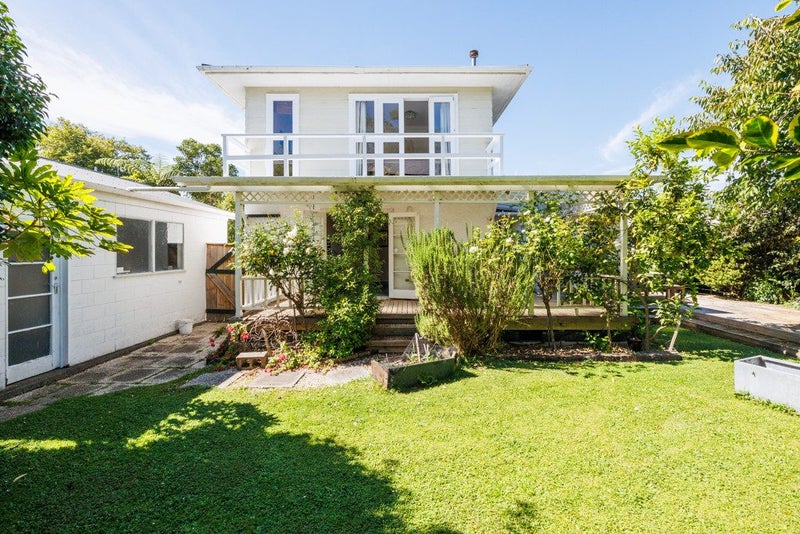 76 Ruamahanga Crescent, Terrace End, Palmerston North - Carousel 2