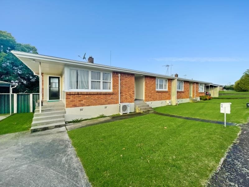 1 Christie Street, Forest Lake, Hamilton - Carousel 1