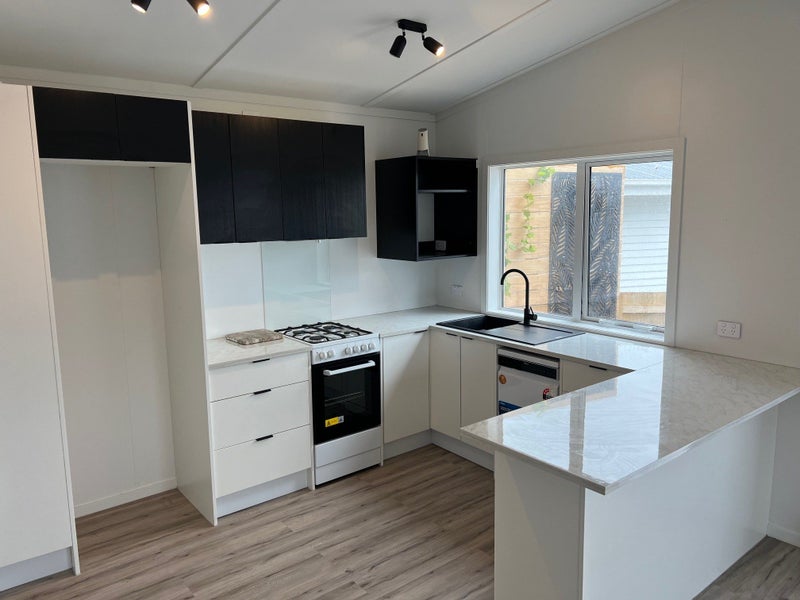 21 Patts Avenue, Glendene, Auckland - Carousel 1