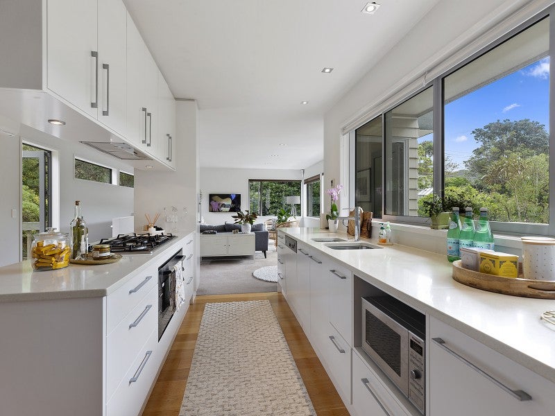 33A Crofton Road, Ngaio, Wellington - Carousel 1