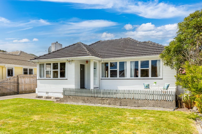 13 Mccurdy Street, Elderslea, Upper Hutt - Carousel 1