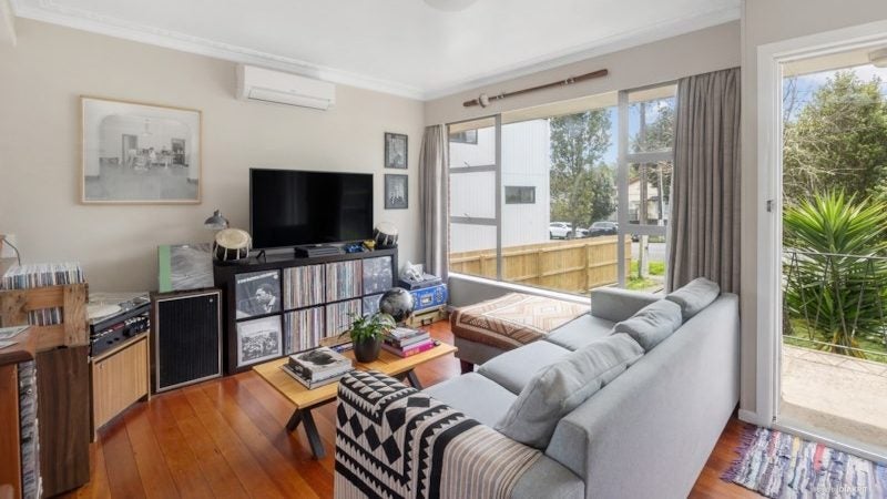 1/75 Richardson Road, Owairaka, Auckland - Carousel 1