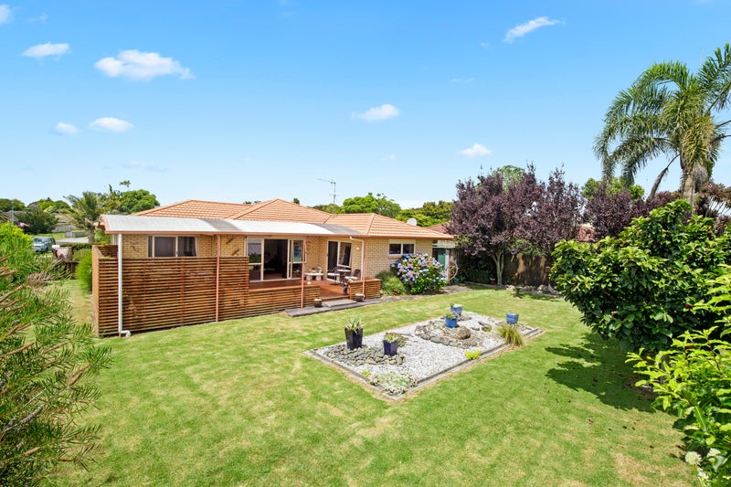 6 Ernest Shackleton Place, Waiuku, Waiuku - Carousel 1