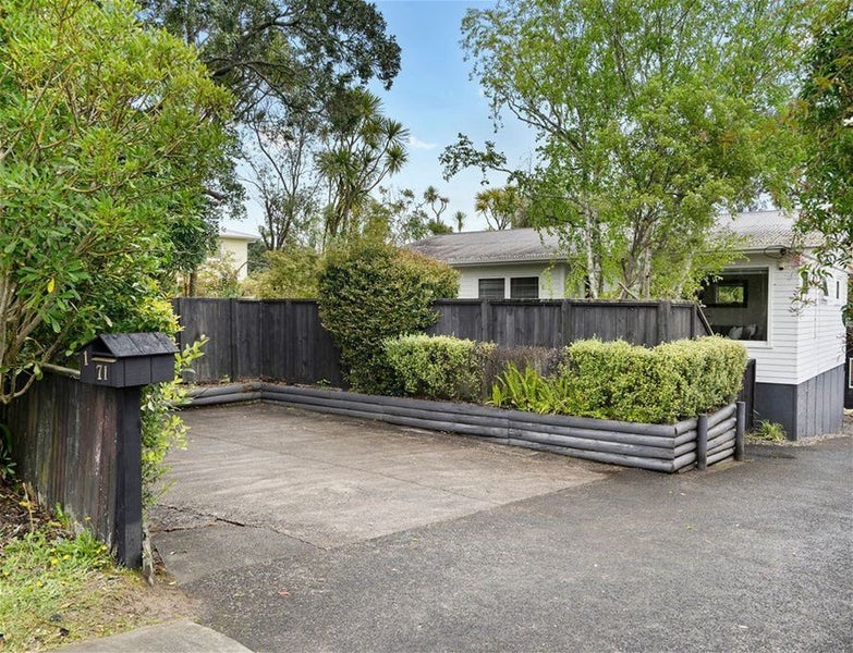 1/71 Sunnynook Road, Forrest Hill, Auckland - Carousel 4