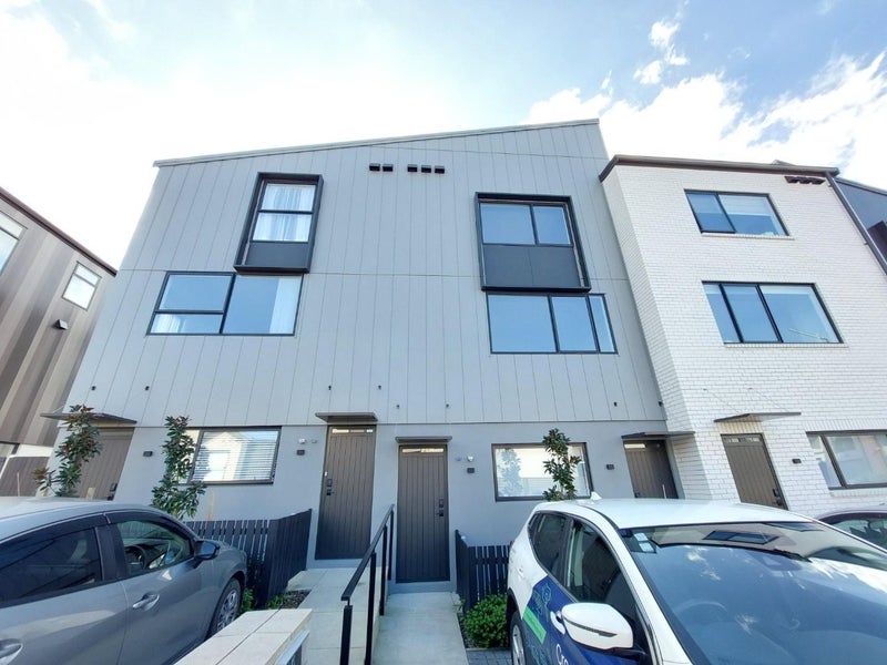 10/4 Matimati Place, Hobsonville, Auckland - Carousel 11