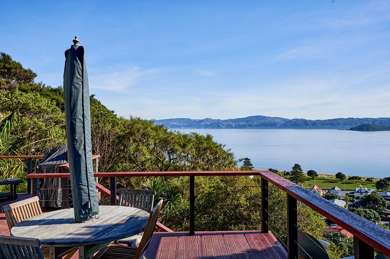 4 Matai Terrace, Eastbourne, Lower Hutt - Carousel 2