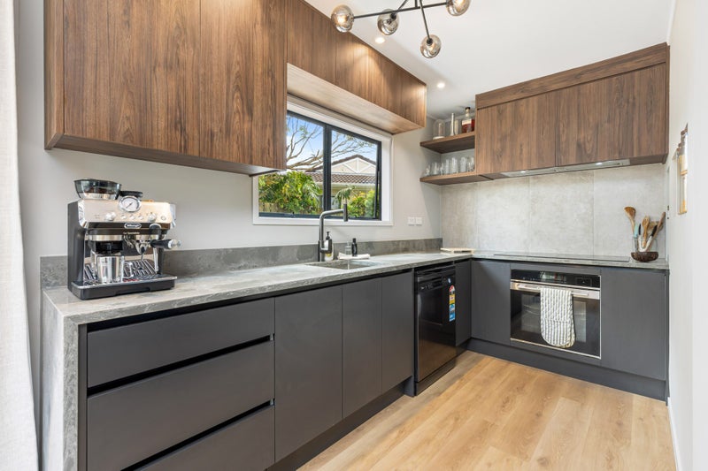 1/98 Astley Avenue, New Lynn, Auckland - Carousel 2