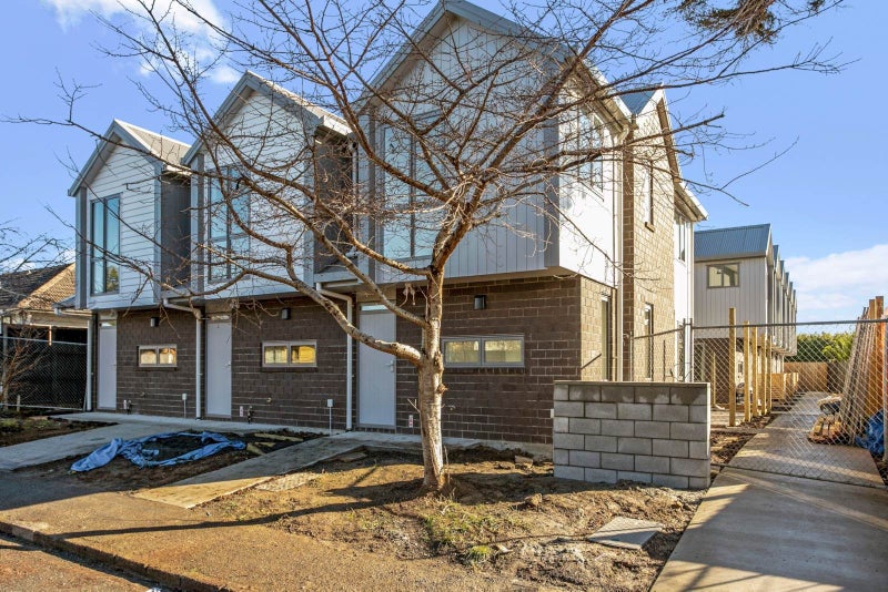 6/21 Moor Avenue, Te Atatu Peninsula, Auckland - Carousel 1