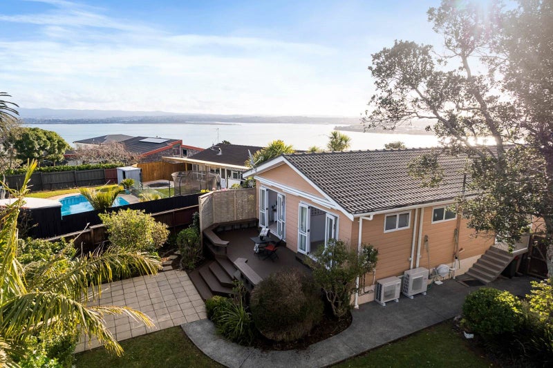 34 Hadfield Street, Beach Haven, Auckland - Carousel 2