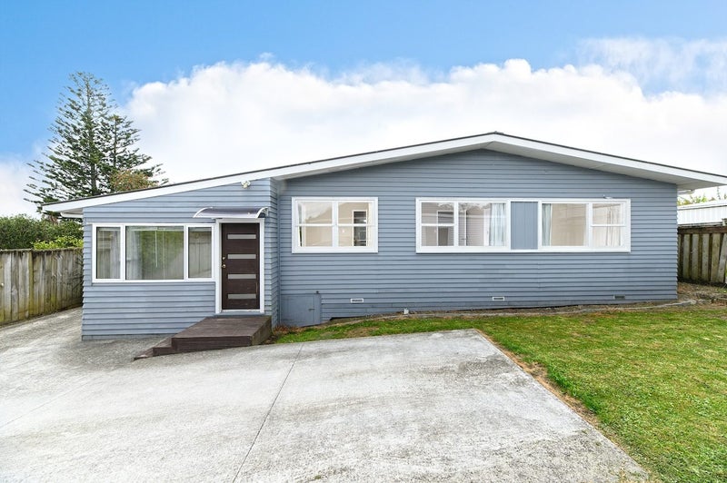 12 Denyer Place, New Lynn, Auckland - Carousel 1