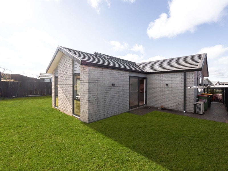 11 Temepara Drive, Temple View, Hamilton - Carousel 3