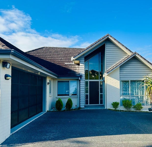 5 Catlins Place, Fairview Heights, Auckland - Carousel 1