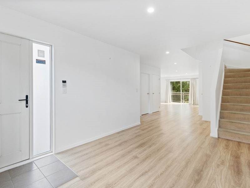 2/18 Wattle Street, New Lynn, Auckland - Carousel 2