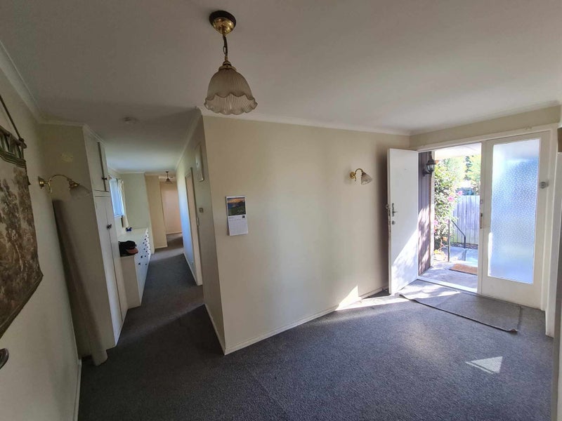 6 Woodford Terrace, Ilam, Christchurch - Carousel 2