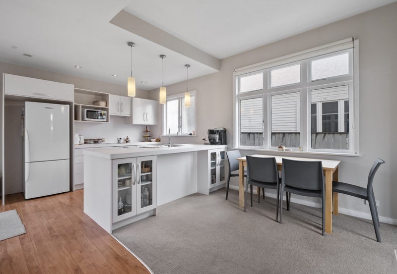 6 Wood Street, Takaro, Palmerston North - Carousel 1