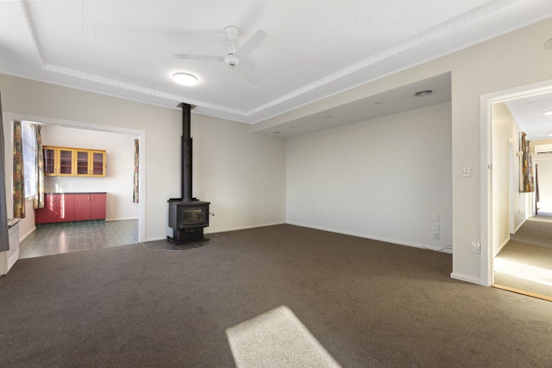 11 Balmoral Street, Oamaru North, Oamaru - Carousel 2