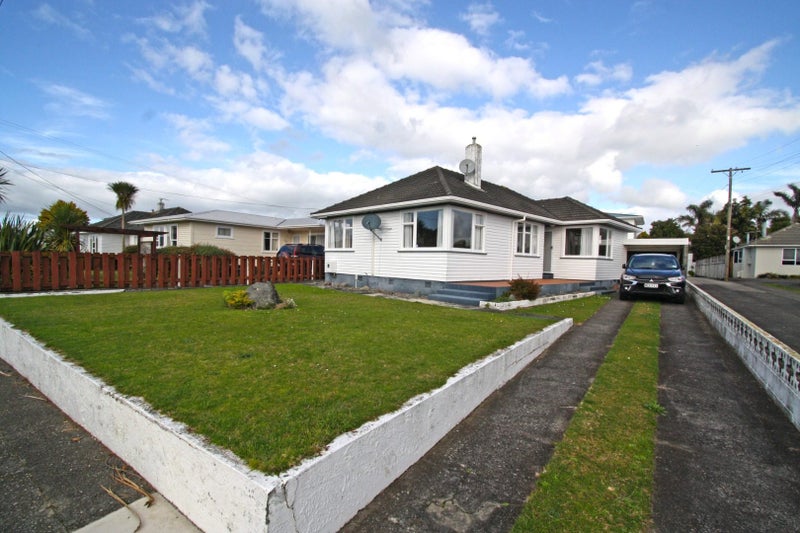 10 Trafalgar Street, Westown, New Plymouth - Carousel 2