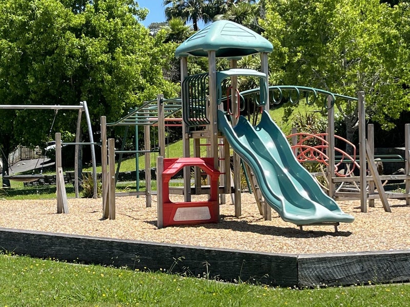 51 Topliss Drive, Northcross, Auckland - Carousel 18