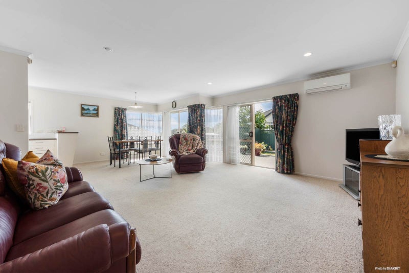 9 Rush Creek Drive, Westgate, Auckland - Carousel 2