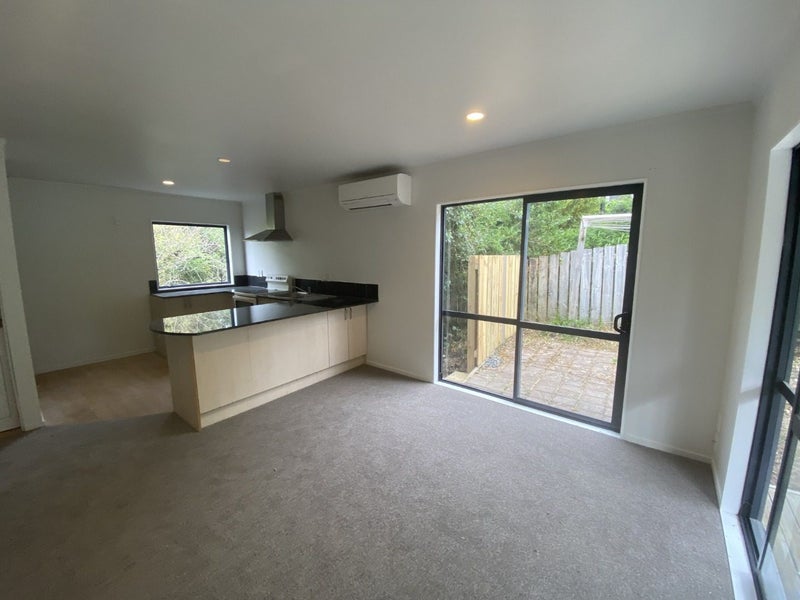 96A John Downs Drive, Browns Bay, Auckland - Carousel 2
