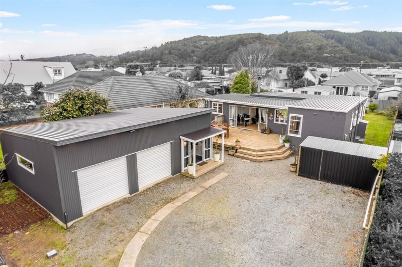 15 Ararino Street, Trentham, Upper Hutt - Carousel 1