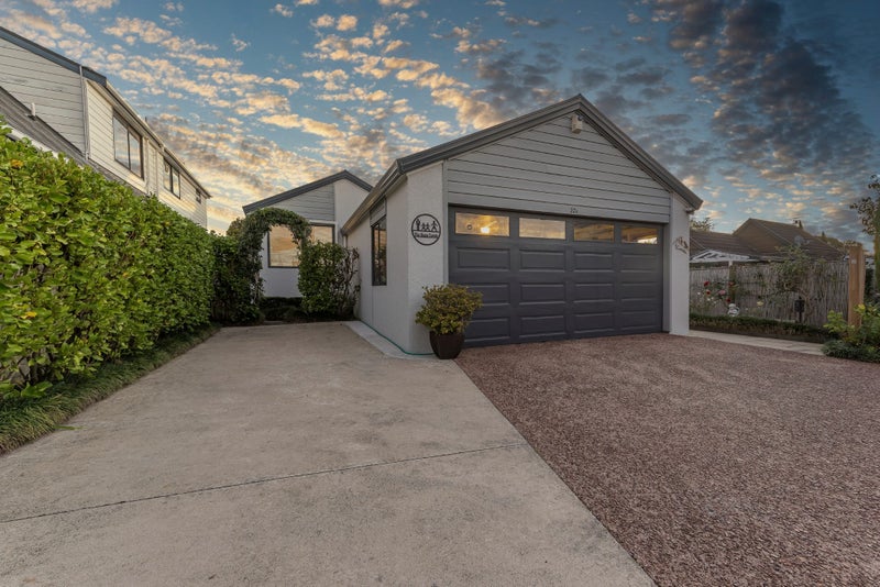 1/32 GLUCINA Avenue, West Harbour, Auckland - Carousel 2