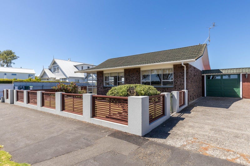 133 Coronation Avenue, Welbourn, New Plymouth - Carousel 2