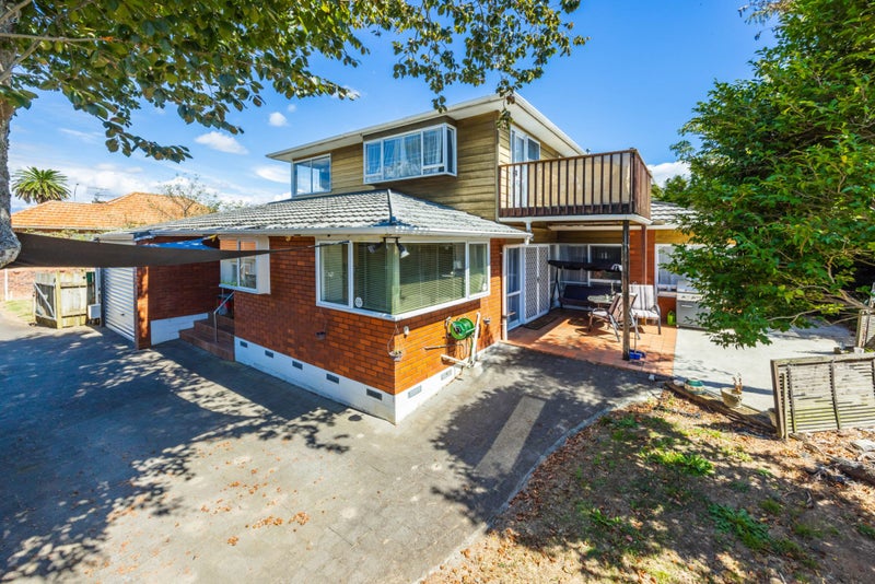 2/144 Kolmar Road, Papatoetoe, Auckland - Carousel 1