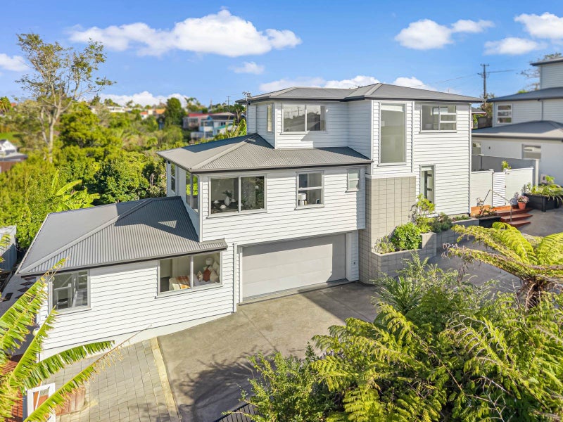 68A Arran Road, Browns Bay, Auckland - Carousel 1