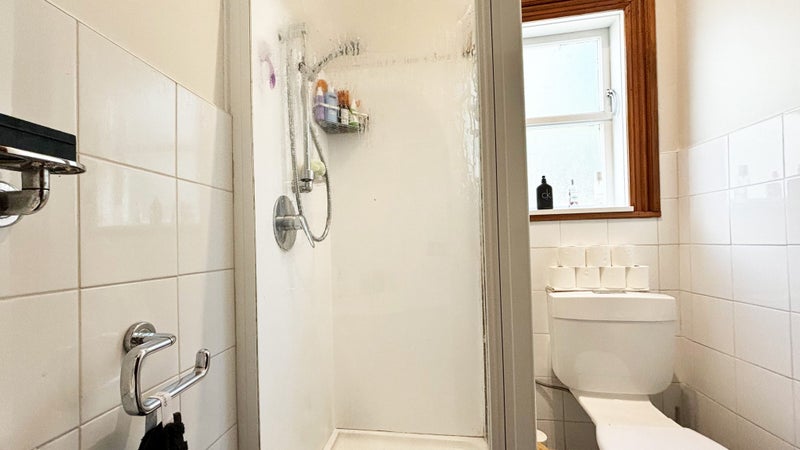 4 Rixon Grove, Mount Victoria, Wellington - Carousel 10