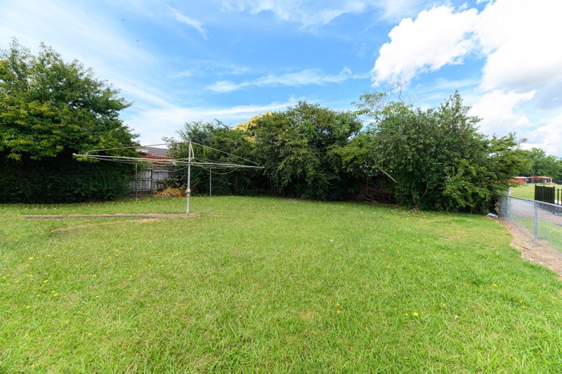 2/16 Northall Road, New Lynn, Auckland - Carousel 26