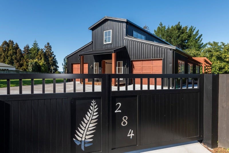 284 Cambridge Road, Bethlehem, Tauranga - Carousel 1