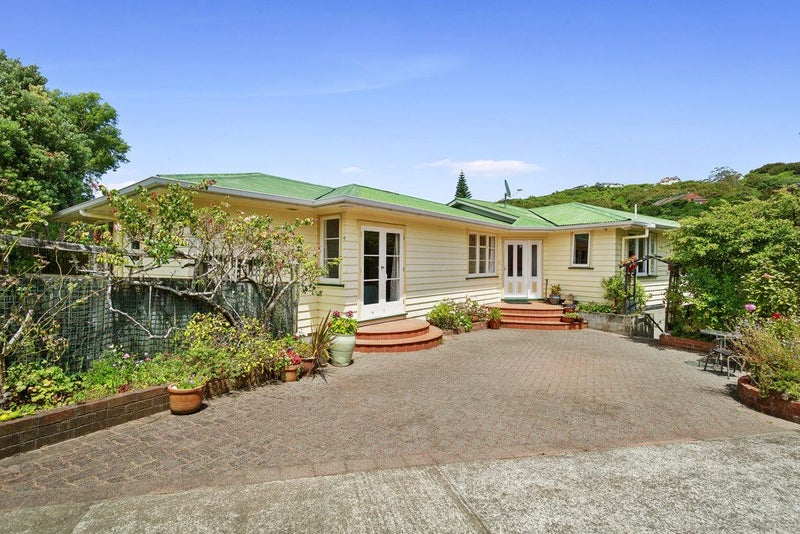 10 Holly Grove, Maungaraki, Lower Hutt - Carousel 2