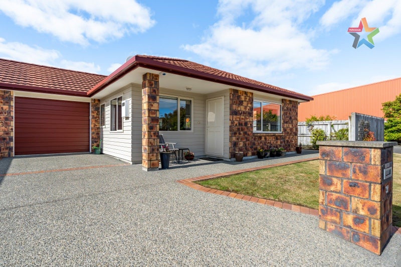 37 Woodland Mews, Wainuiomata, Lower Hutt - Carousel 2