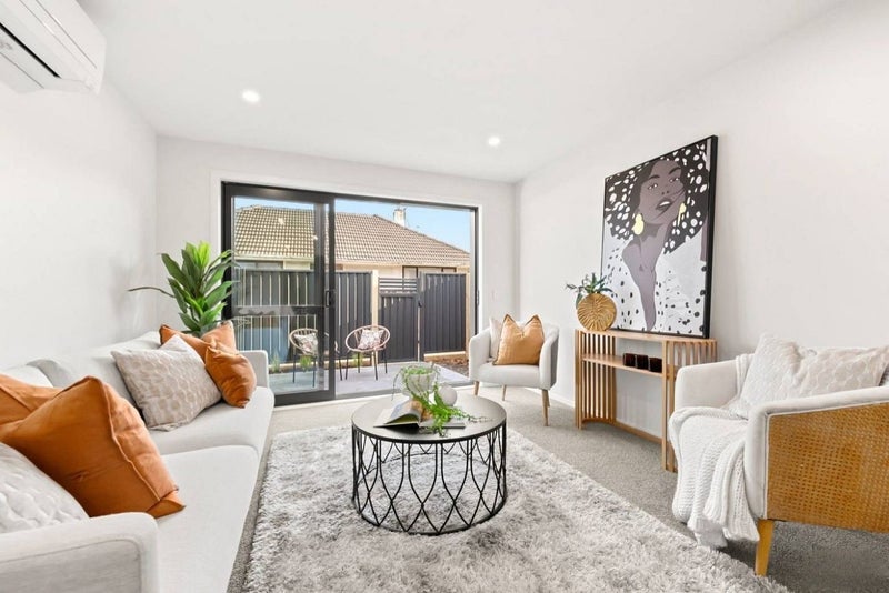 22B Palmer Crescent, Silverstream, Upper Hutt - Carousel 1